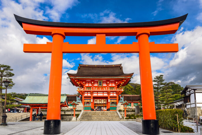 スポット別！稲荷神社に行ってはいけない人・やってはいけないこと