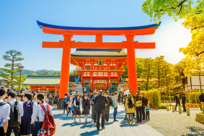 稲荷神社に行ってはいけない人とは？やってはいけないことも解説！怖い？