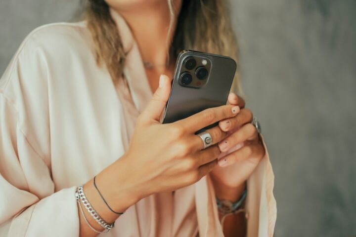LINEブロックされた人に連絡する方法はある? LINEブロックされた人に連絡する方法はある?