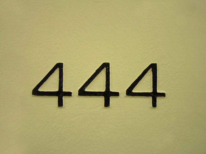 444のエンジェルナンバーとツインレイの関係は?どんな意味を持つ? 444のエンジェルナンバーとツインレイの関係は?どんな意味を持つ?