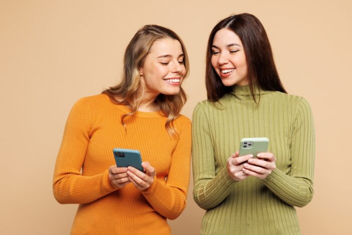 共通の友人に頼み、新しいLINEグループを作ってもらう 共通の友人に頼み、新しいLINEグループを作ってもらう